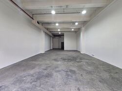 L & Y Building (D20), Factory #586617641